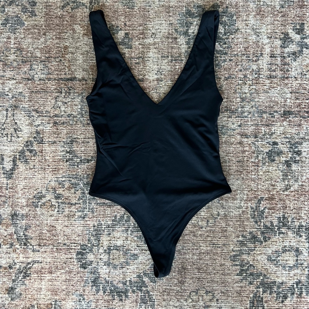 Aritzia V Neck Bodysuit